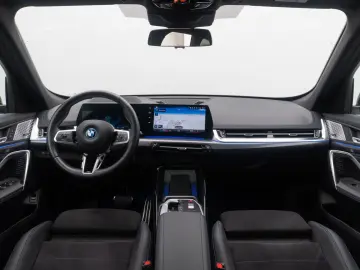 BMW iX1 xDrive30 M Sport Camere 360  HUD H&K Panorama