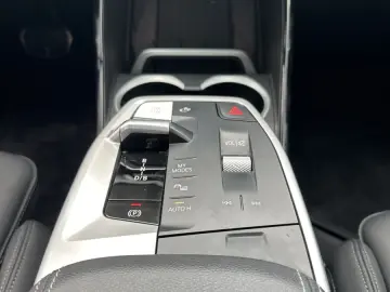 BMW iX1 xDrive30 M-Sport LED ACC PANORAMA