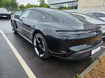 Porsche Taycan Bose HuD PASM PSCB