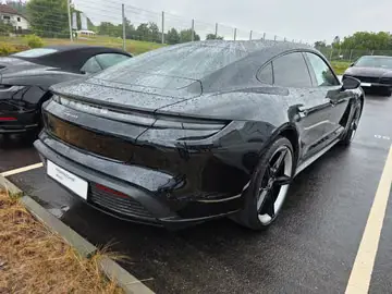 Porsche Taycan Bose HuD PASM PSCB