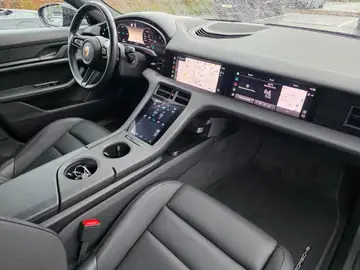 Porsche Taycan Bose HuD PASM PSCB