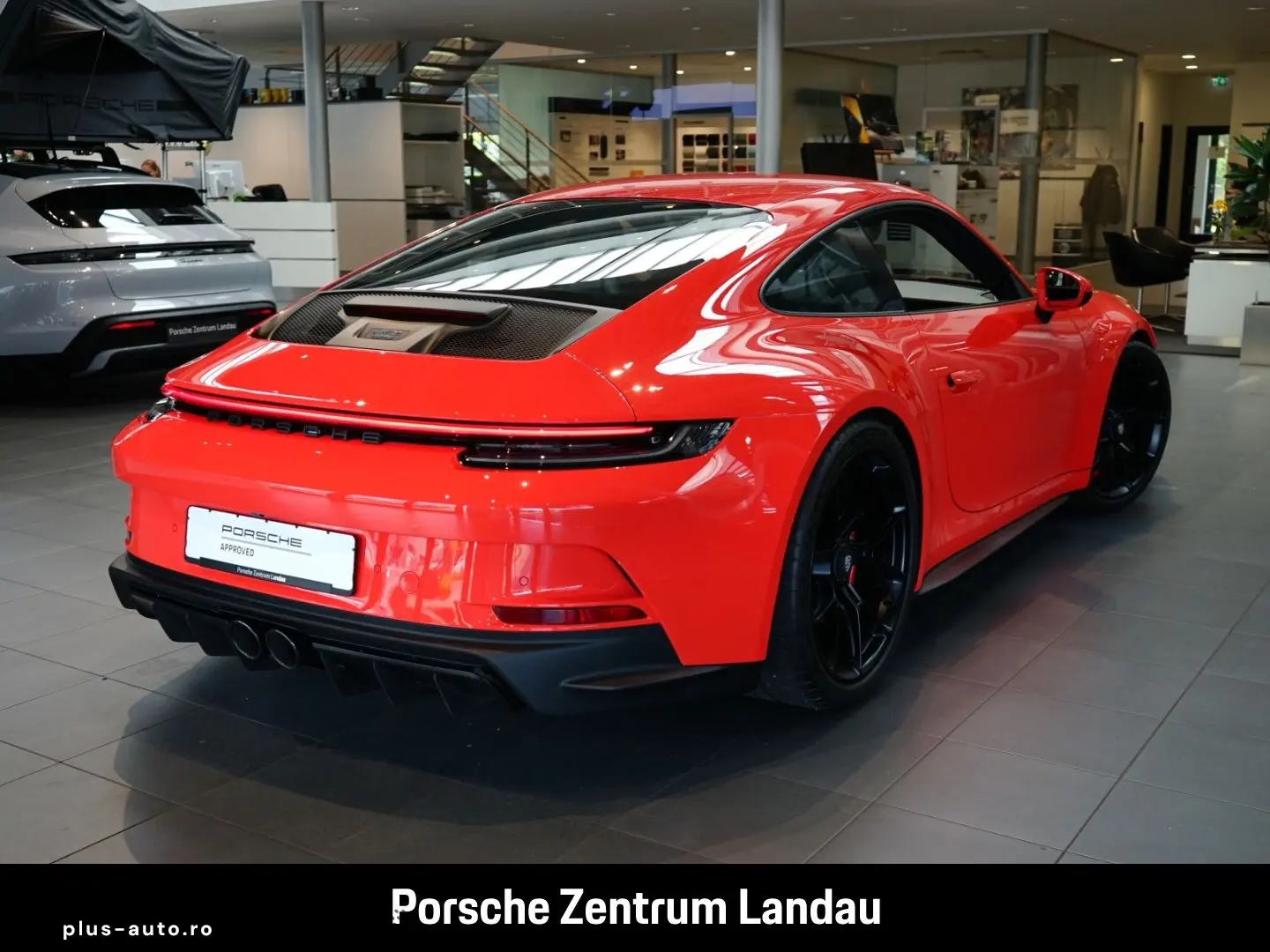 PORSCHE 992 911 GT3 mit Touring-Paket Rückfahrkamera