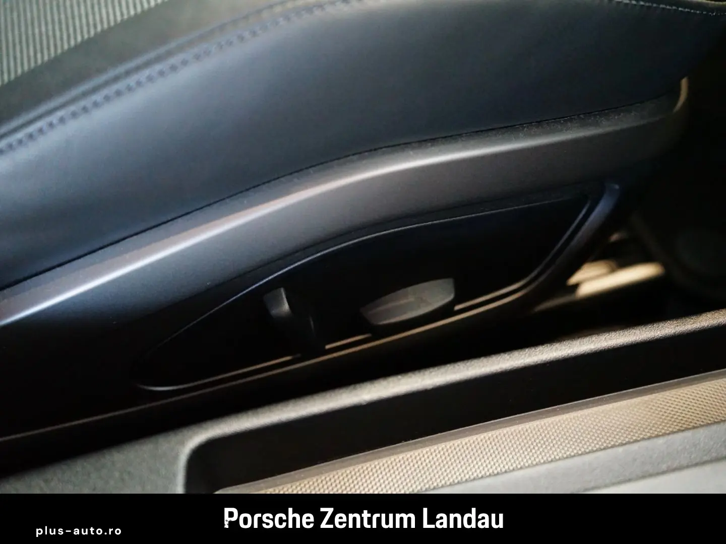 PORSCHE 992 911 GT3 mit Touring-Paket Rückfahrkamera