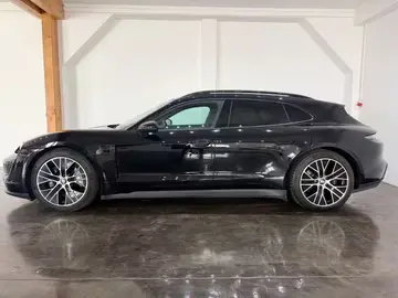 Porsche Taycan Sport Turismo Sport Chrono passenger Disp
