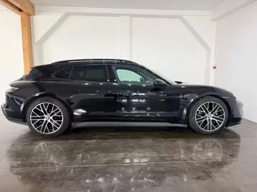 Porsche Taycan Sport Turismo Sport Chrono passenger Disp