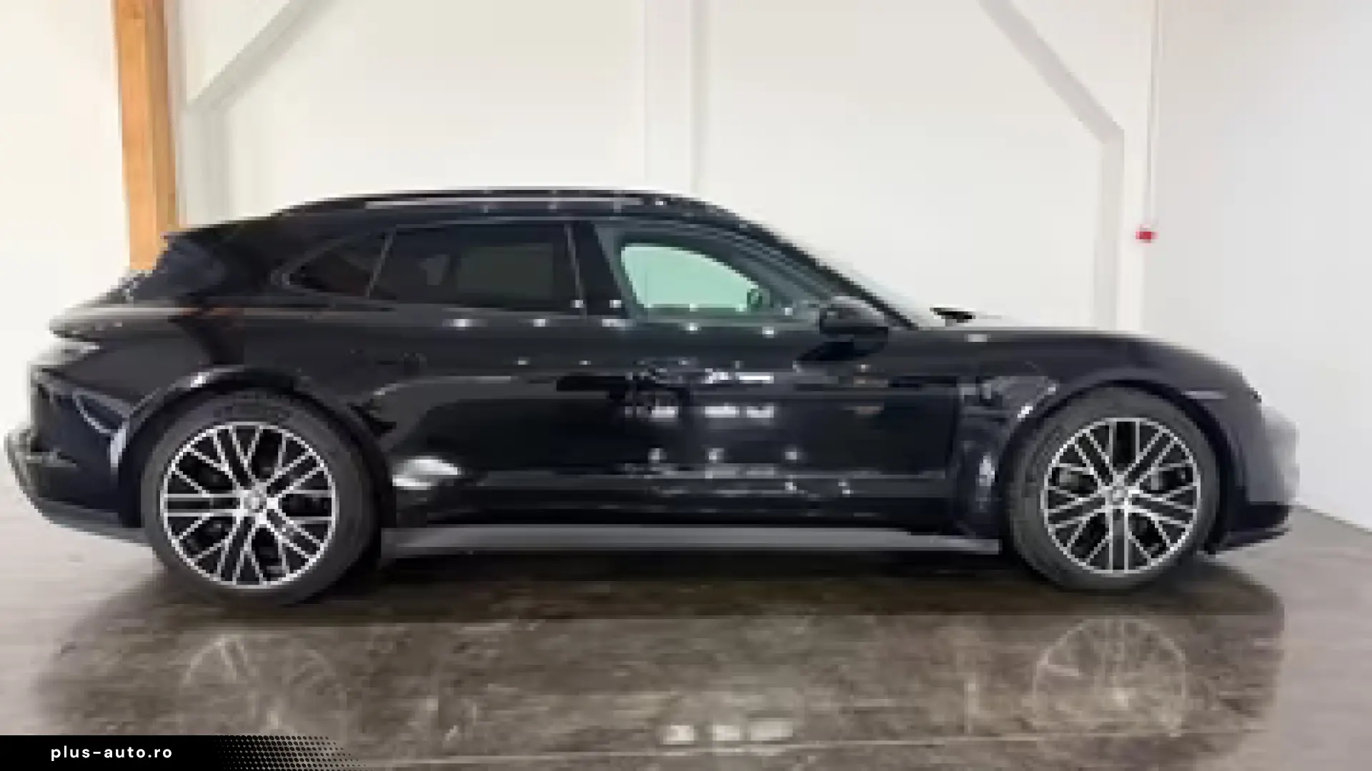 Porsche Taycan Sport Turismo Sport Chrono passenger Disp