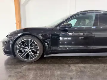 Porsche Taycan Sport Turismo Sport Chrono passenger Disp