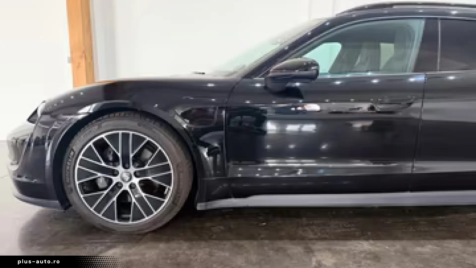 Porsche Taycan Sport Turismo Sport Chrono passenger Disp