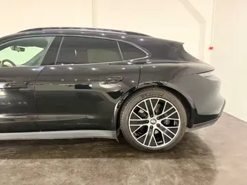 Porsche Taycan Sport Turismo Sport Chrono passenger Disp