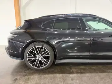 Porsche Taycan Sport Turismo Sport Chrono passenger Disp