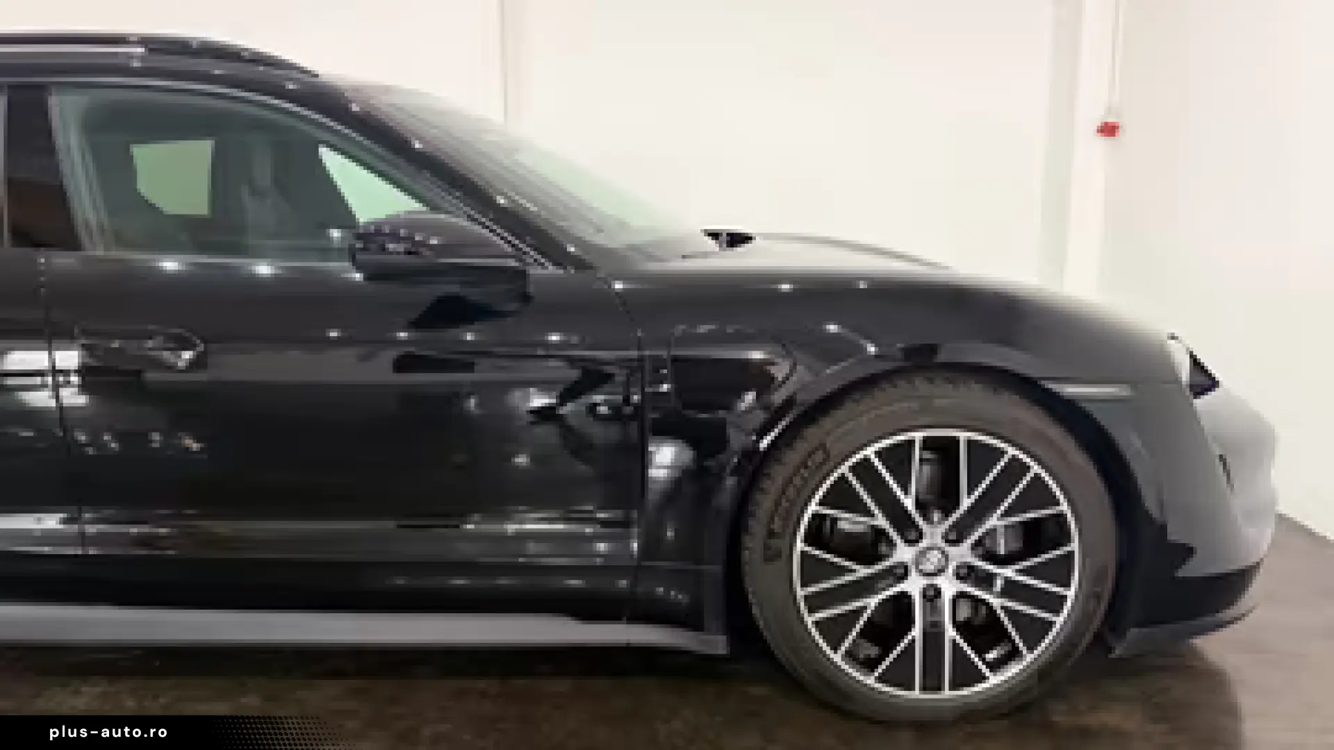 Porsche Taycan Sport Turismo Sport Chrono passenger Disp