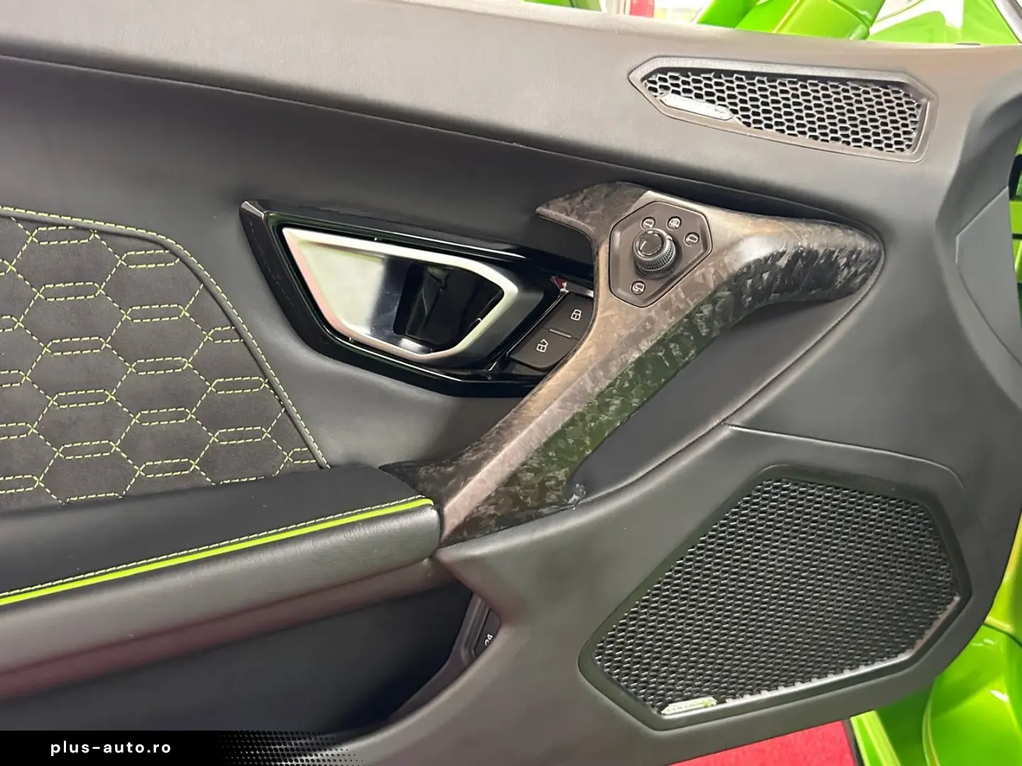 LAMBORGHINI Huracán EVO Spyder Forged Carbon SAGA LIFT PPF