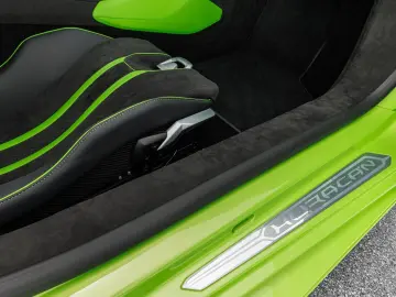 LAMBORGHINI Huracán Tecnica 1. Hand Selezione