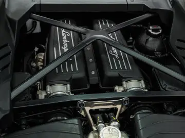 LAMBORGHINI Huracán Tecnica 1. Hand Selezione