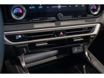 Lexus RX450h  E-FOUR F Sport Design