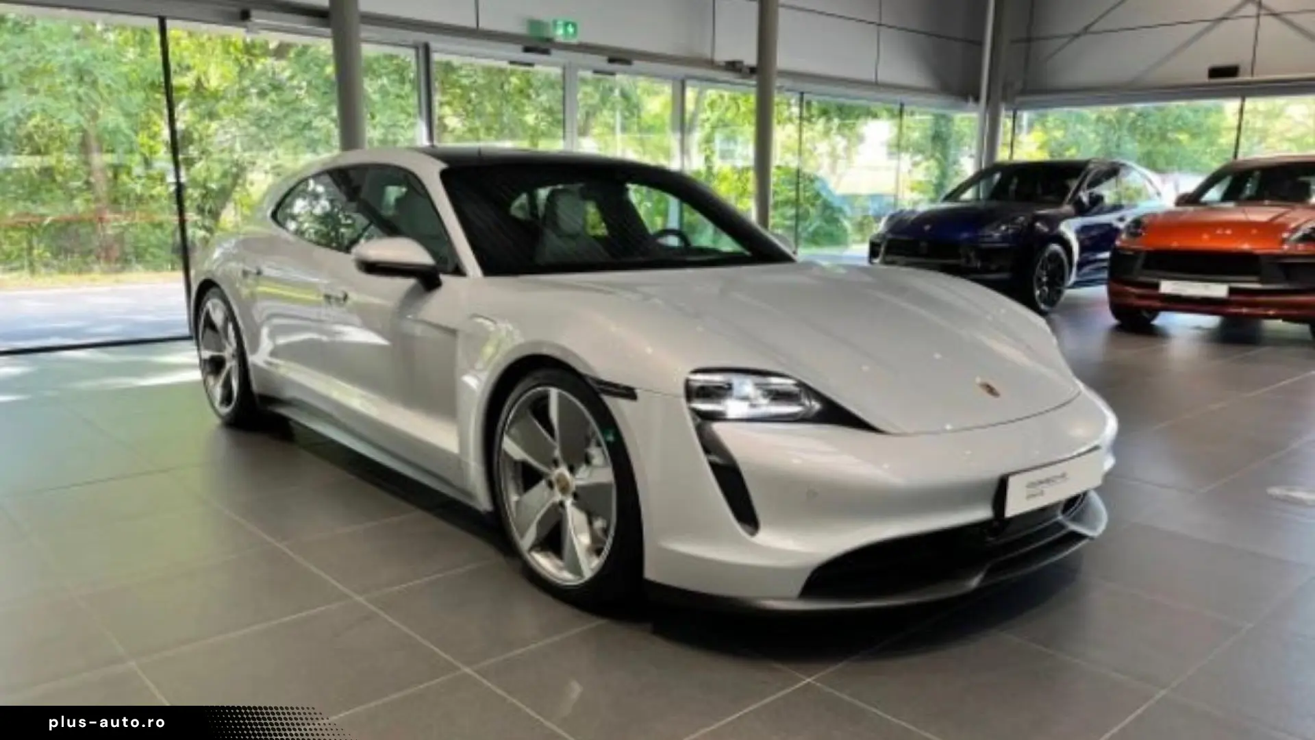 Porsche Taycan ST  Chrono Bose Inno SH v h Luft Pano
