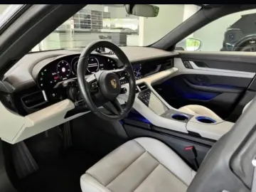 Porsche Taycan ST  Chrono Bose Inno SH v h Luft Pano