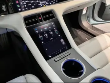 Porsche Taycan ST  Chrono Bose Inno SH v h Luft Pano