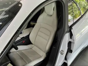 Porsche Taycan ST  Chrono Bose Inno SH v h Luft Pano