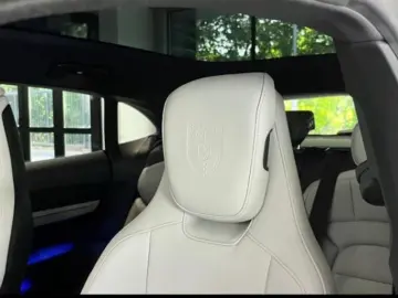 Porsche Taycan ST  Chrono Bose Inno SH v h Luft Pano