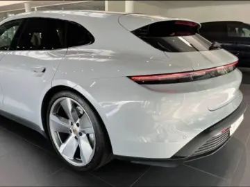 Porsche Taycan ST  Chrono Bose Inno SH v h Luft Pano