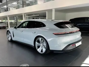Porsche Taycan ST  Chrono Bose Inno SH v h Luft Pano
