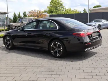 Mercedes-Benz E 300 de 4MATIC Avantgarde Advanced