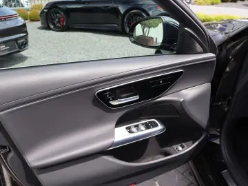 Mercedes-Benz E 300 de 4MATIC Avantgarde Advanced