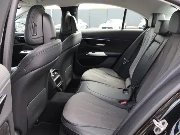 Mercedes-Benz E 300 de 4MATIC Avantgarde Advanced