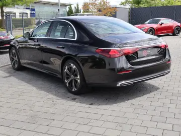 Mercedes-Benz E 300 de 4MATIC Avantgarde Advanced