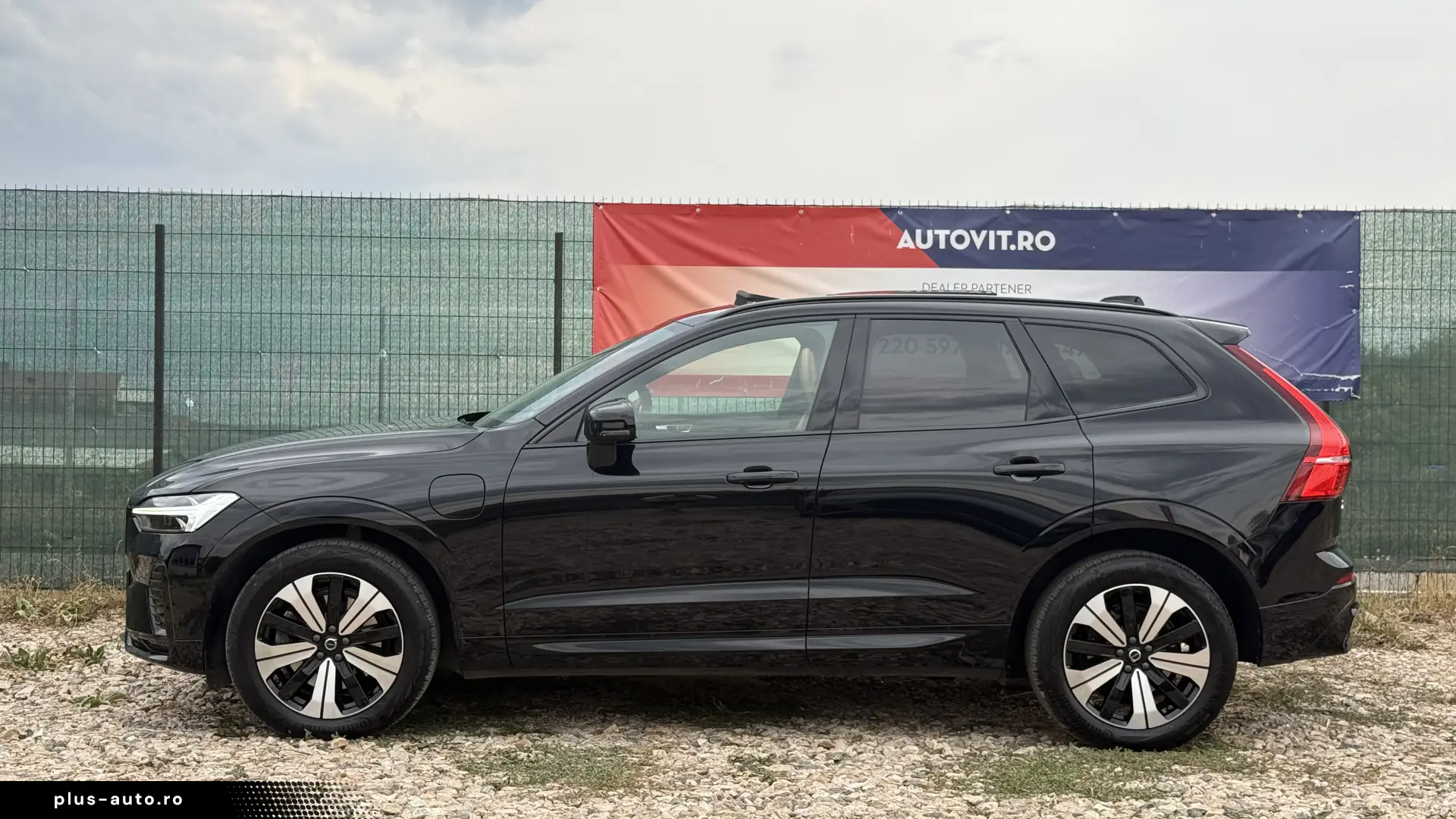 2.0 T8 PHEV PLUS DARK AUTO 4WD   2024   TVA deduc.  Leasing