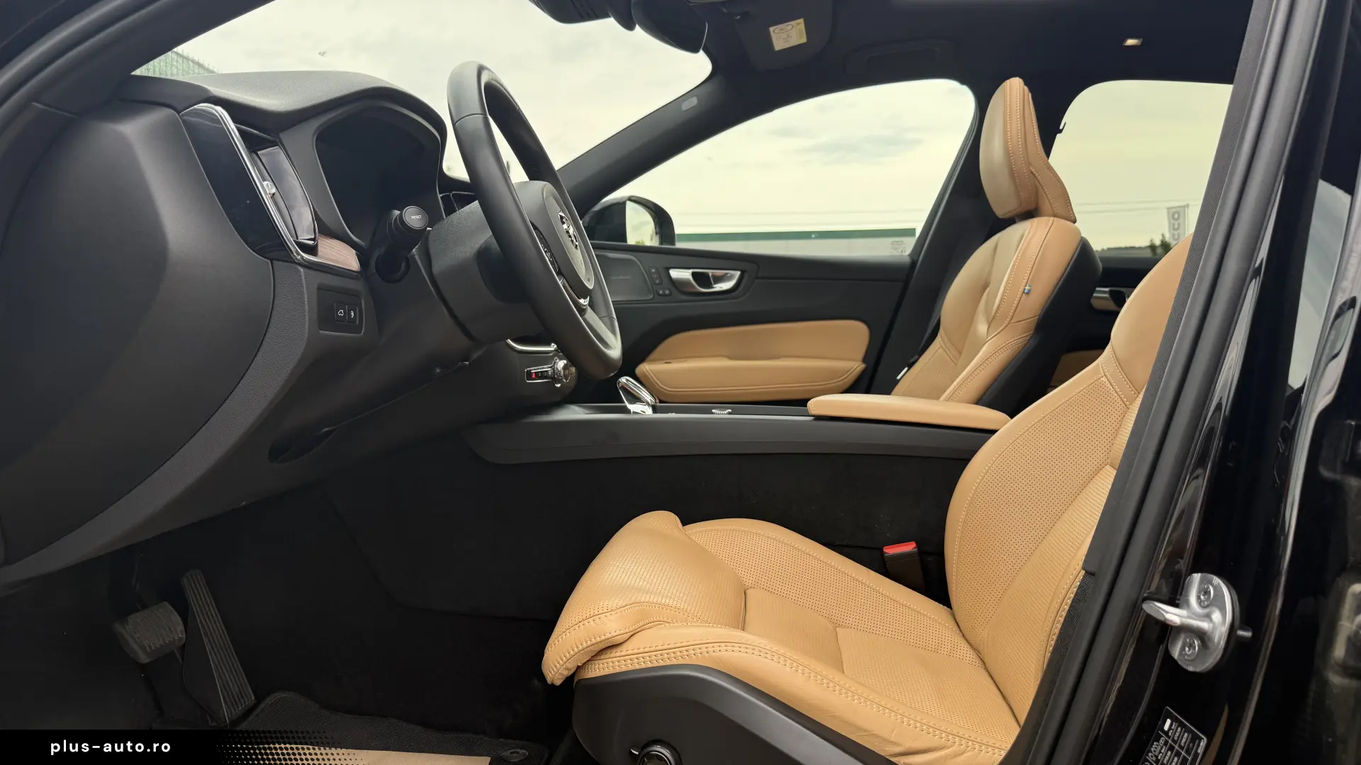 2.0 T8 PHEV PLUS DARK AUTO 4WD   2024   TVA deduc.  Leasing