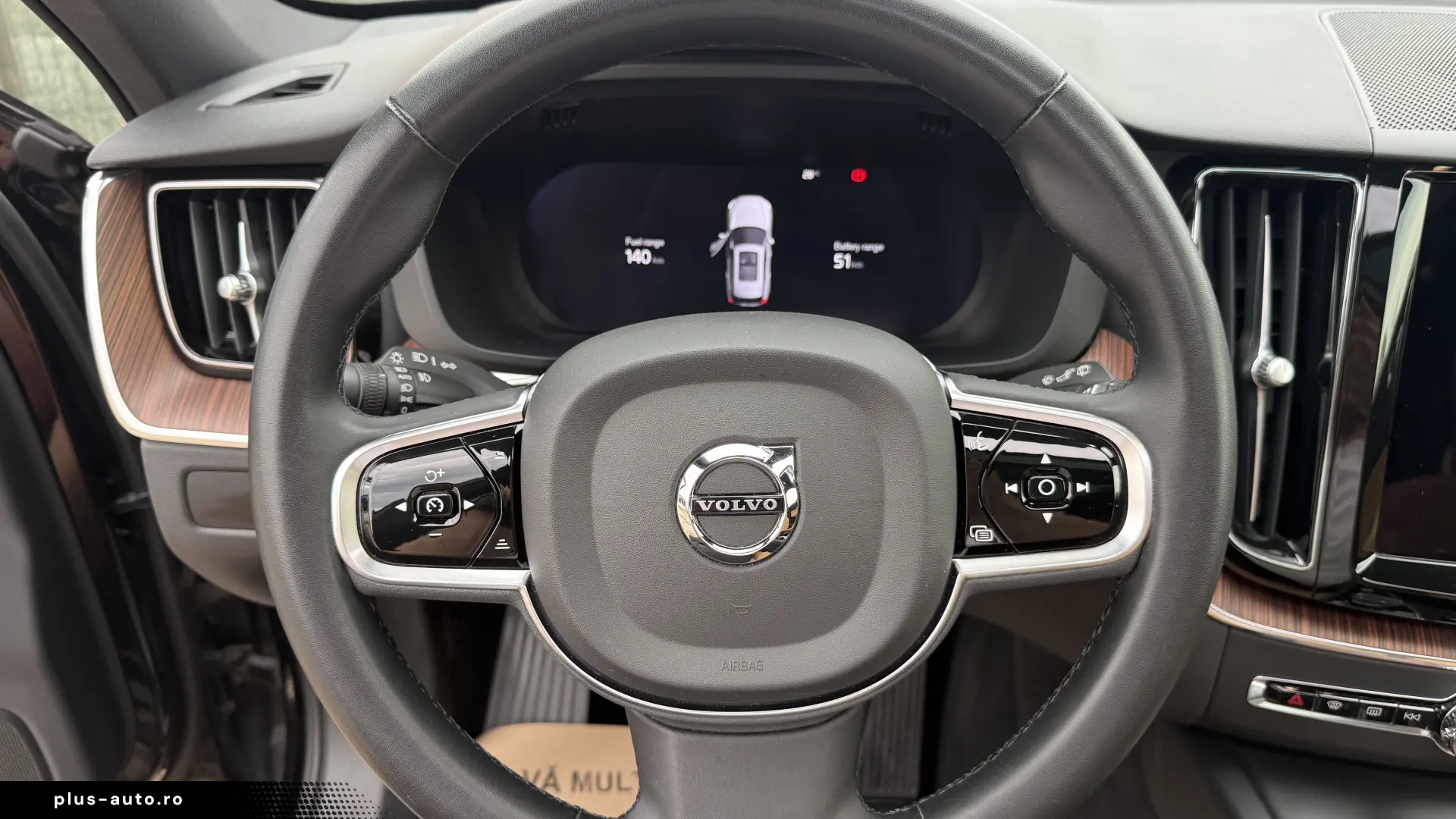 2.0 T8 PHEV PLUS DARK AUTO 4WD   2024   TVA deduc.  Leasing