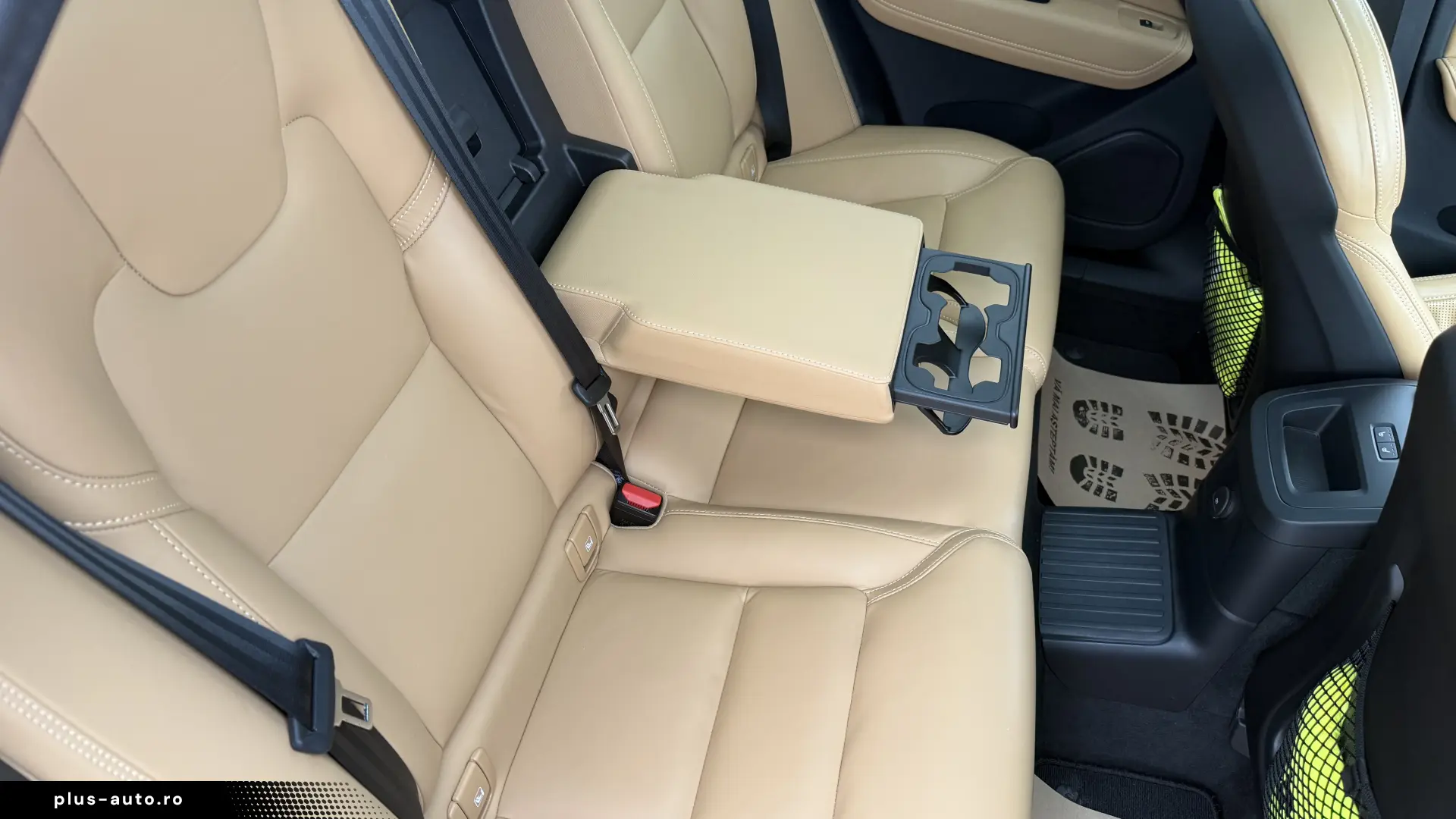 2.0 T8 PHEV PLUS DARK AUTO 4WD   2024   TVA deduc.  Leasing