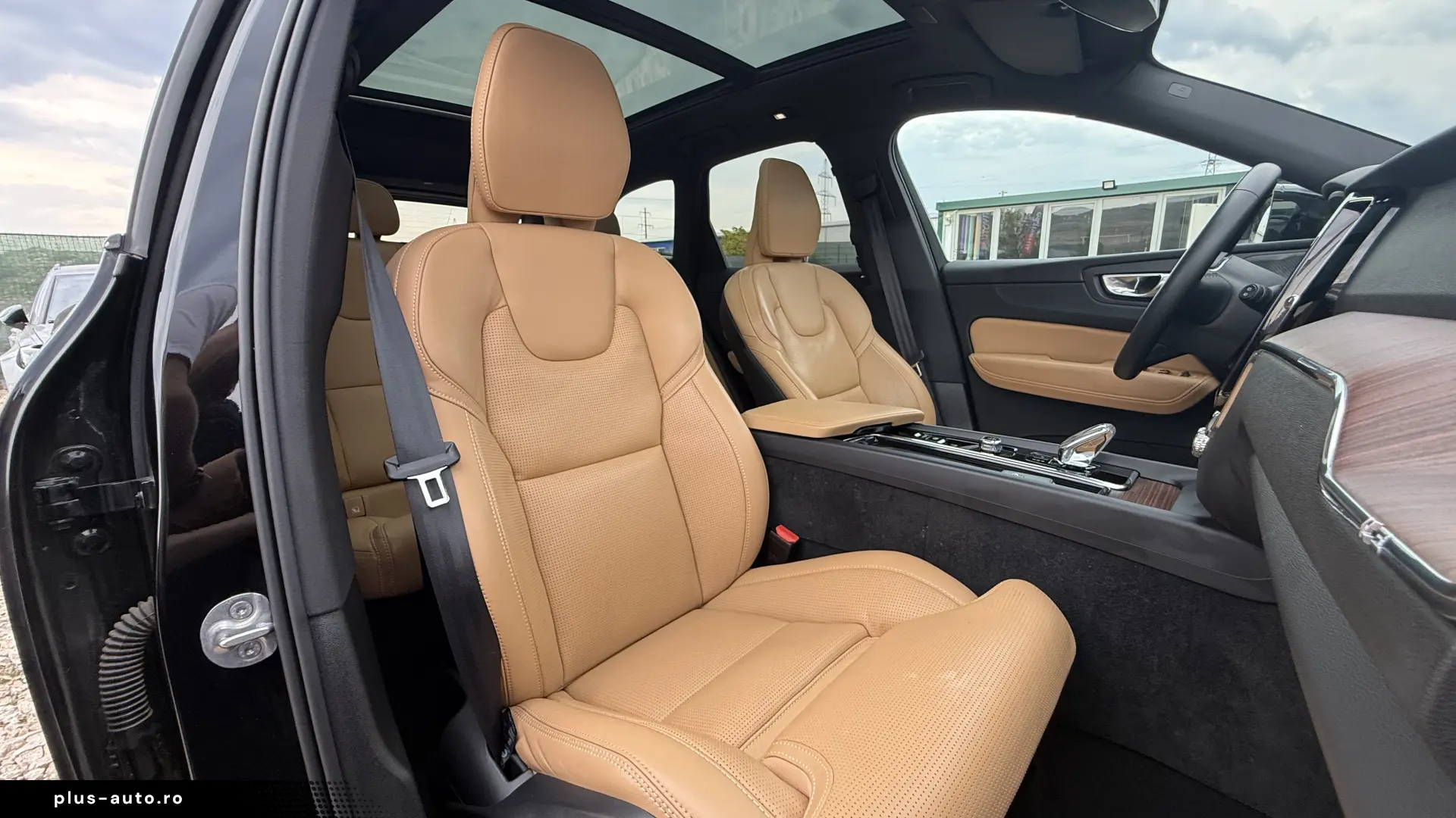 2.0 T8 PHEV PLUS DARK AUTO 4WD   2024   TVA deduc.  Leasing