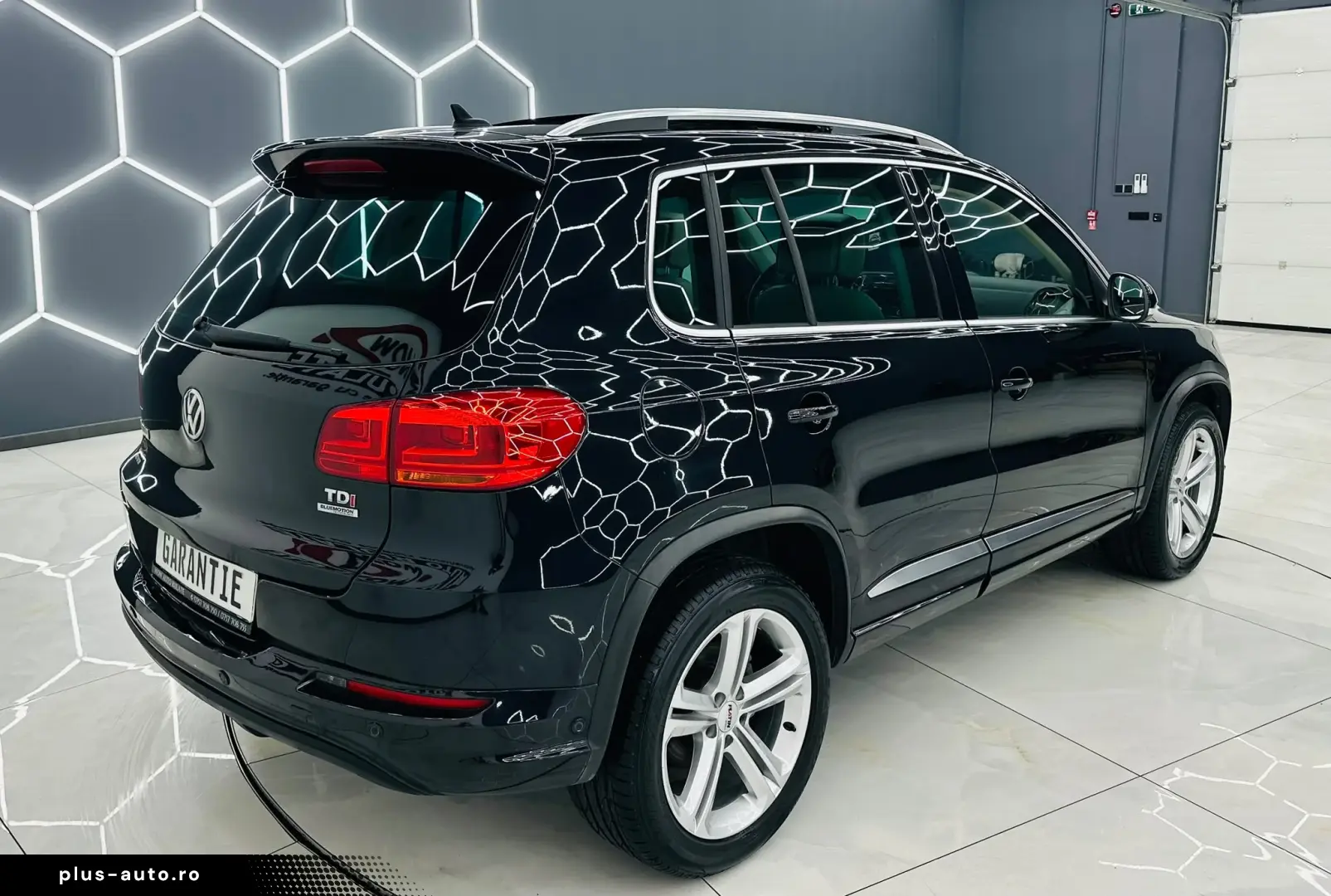 VOLKSWAGEN TIGUAN R-LINE 2014 2.0D E5 Garantie 12 Luni Rate