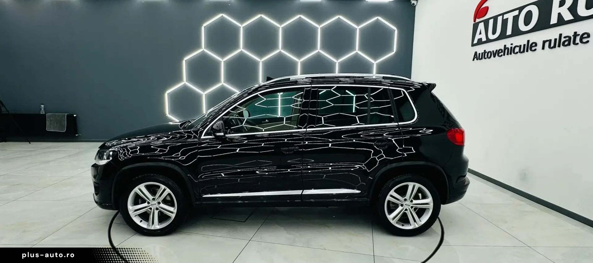 VOLKSWAGEN TIGUAN R-LINE 2014 2.0D E5 Garantie 12 Luni Rate