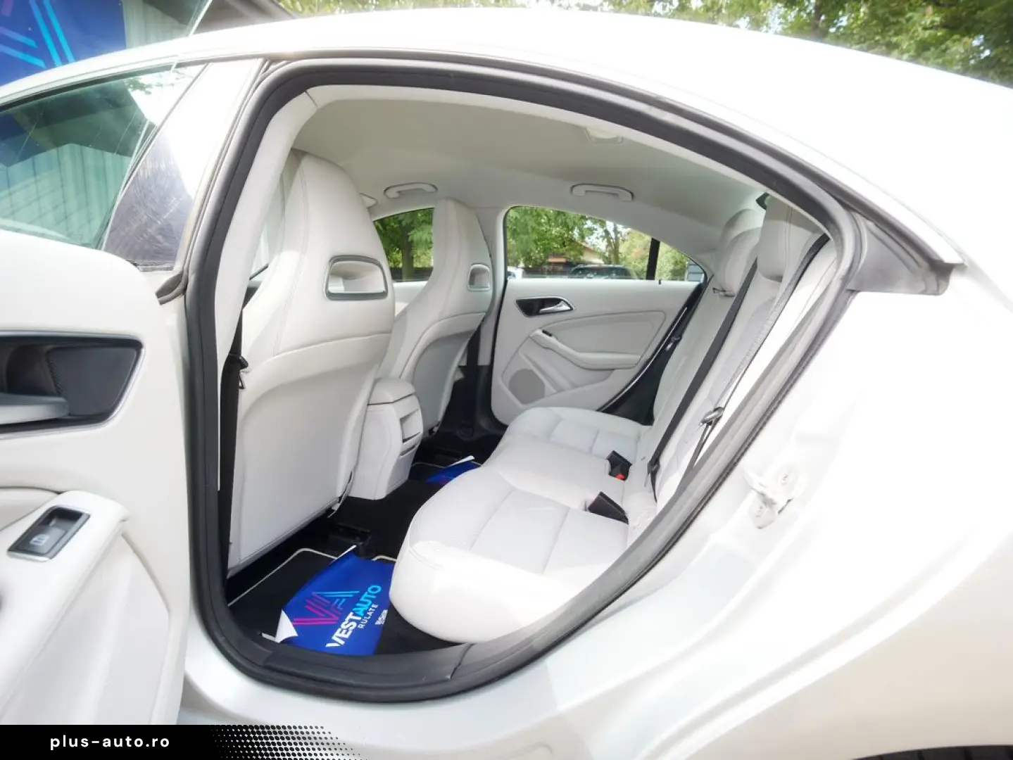 Mercedes-Benz Cla-180