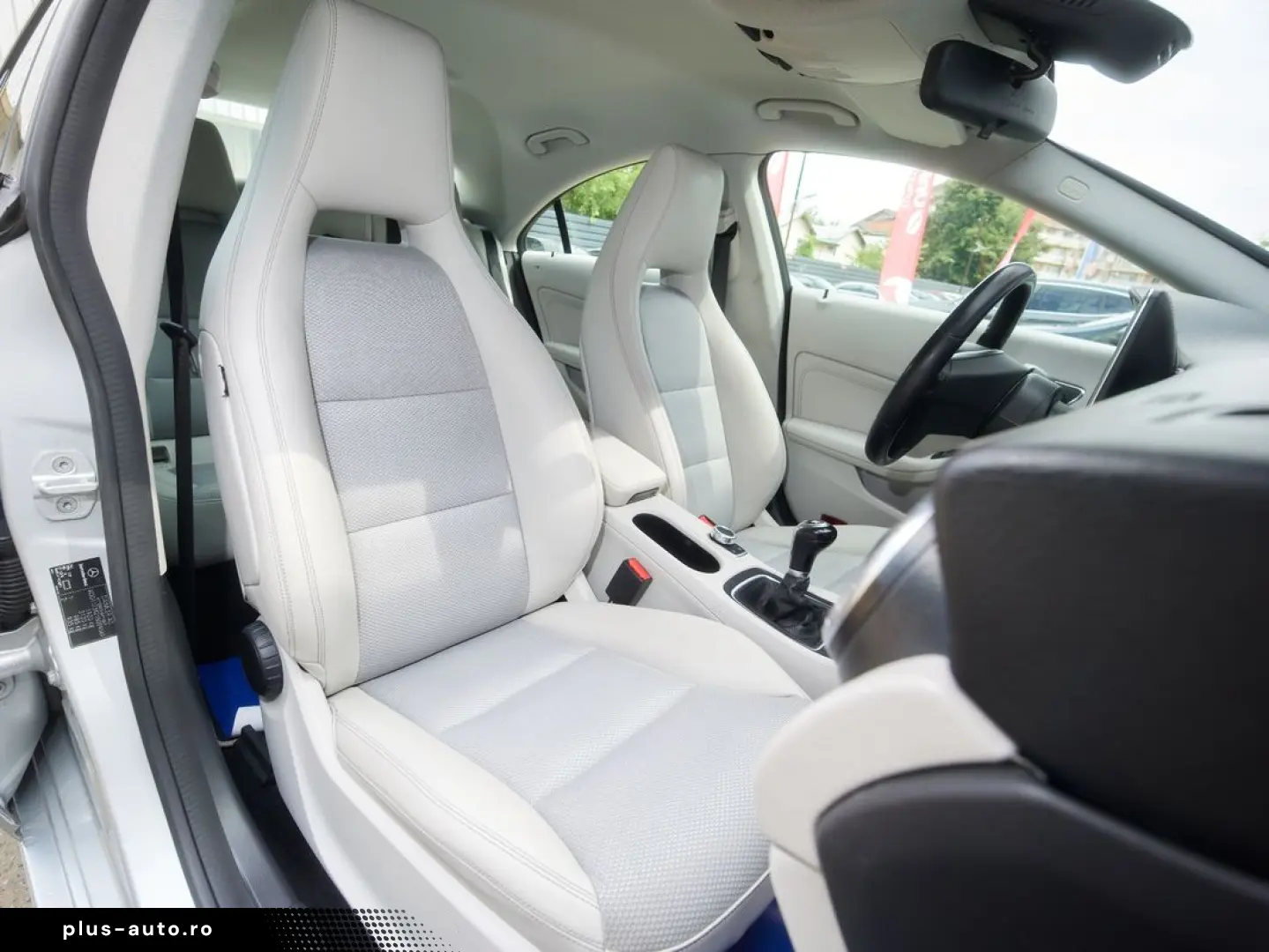 Mercedes-Benz Cla-180