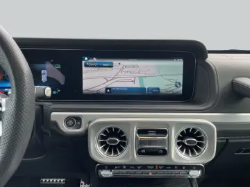 MERCEDES-BENZ G 63 AMG   Smaragdgrün