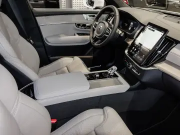 VOLVO XC90 Ultra Bright Recharge Plug-In Hybrid AWD T8