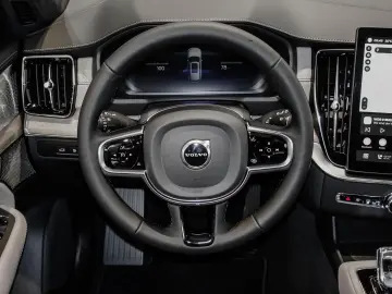 VOLVO XC90 Ultra Bright Recharge Plug-In Hybrid AWD T8