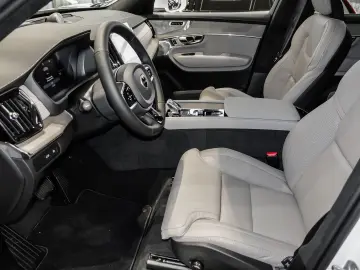 VOLVO XC90 Ultra Bright Recharge Plug-In Hybrid AWD T8