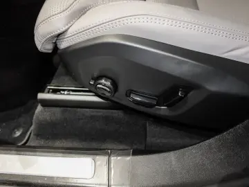 VOLVO XC90 Ultra Bright Recharge Plug-In Hybrid AWD T8