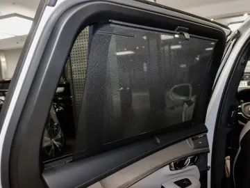 VOLVO XC90 Ultra Bright Recharge Plug-In Hybrid AWD T8