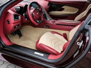 ASTON MARTIN DBS Devine Red  Full Carbon