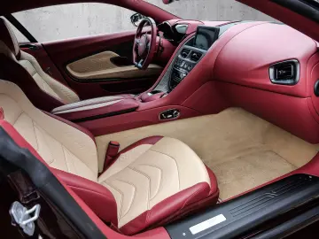 ASTON MARTIN DBS Devine Red  Full Carbon