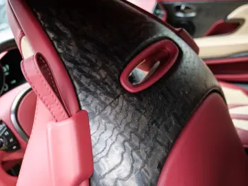 ASTON MARTIN DBS Devine Red  Full Carbon