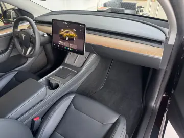 TESLA Model Y Long Range Dual Motor AWD MidnightCherry