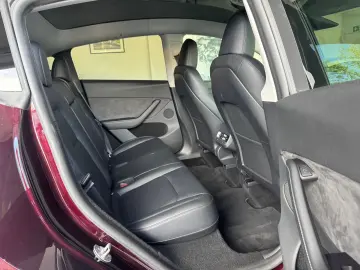 TESLA Model Y Long Range Dual Motor AWD MidnightCherry